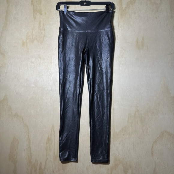 Spanx Faux Leather Moto Leggings Coated Black Mid Stretch Medium Petite - Picture 1 of 12